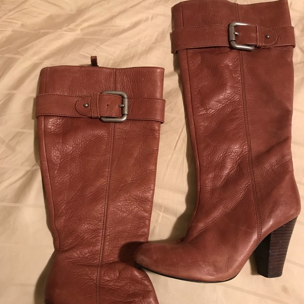 Fossil Boots